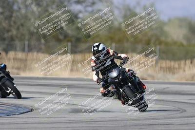 media/Dec-01-2025-Moto Forza (Mon) [[2daa91e15f]]/3-Beginner Group/Session 3 (Turn 3)/
